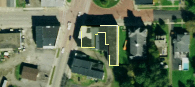 3 Park Sq