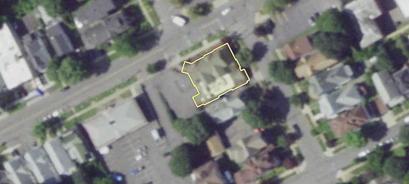102 Lowell Ave