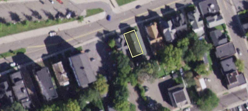 114 Henry St
