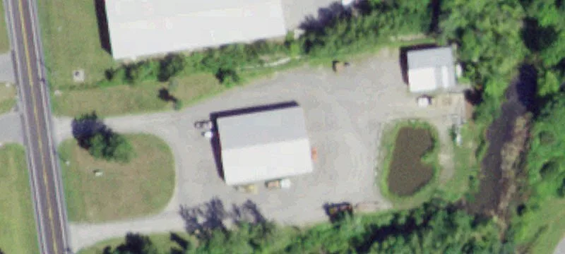 526 Queensbury Ave