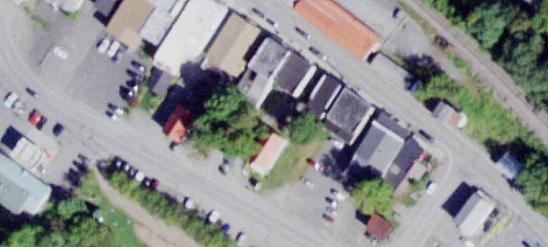 27 Lowr Main St