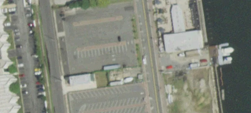 395 Woodcleft Ave