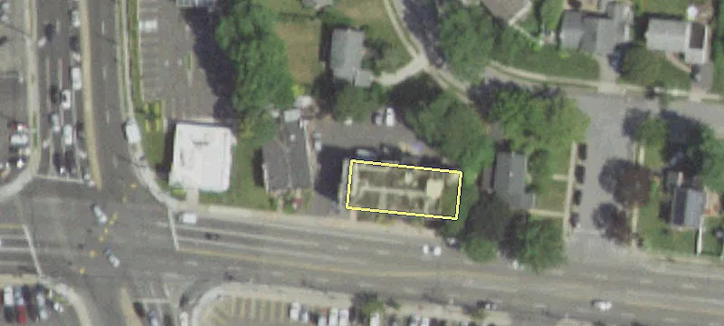 1120 Old Country Rd