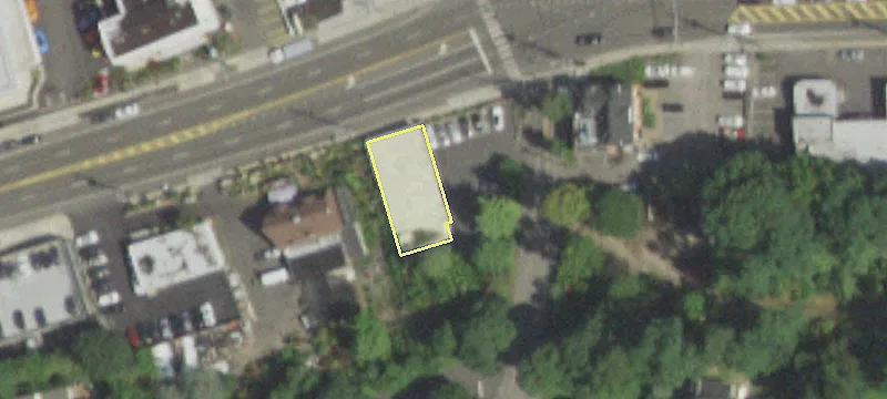 1060 Northern Blvd