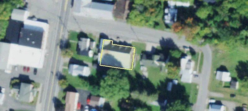 2 Maple St