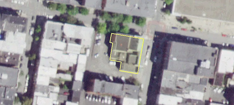 33-37 3rd St