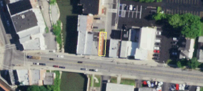 27 Main St
