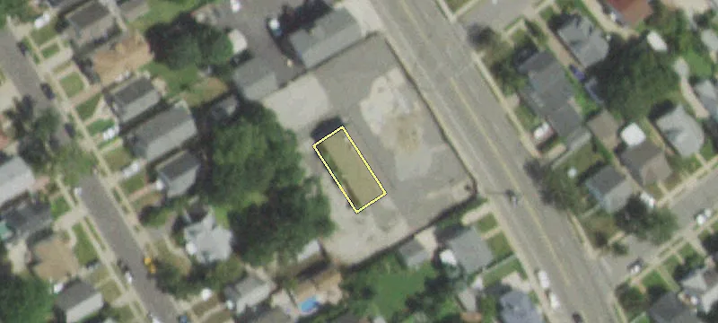 1011 Lakeville Rd