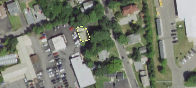 135 Hallock Ave