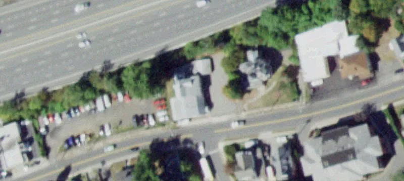 34 Wayne Ave
