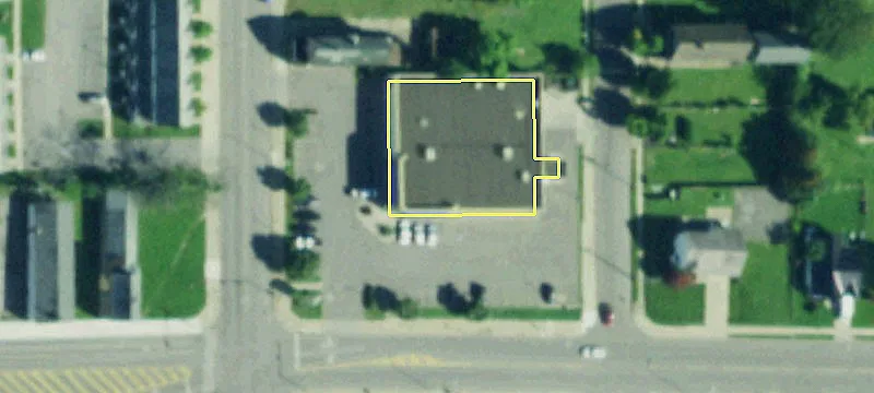 476 William St