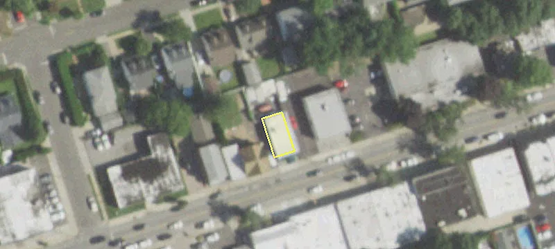 321-323 Westbury Ave