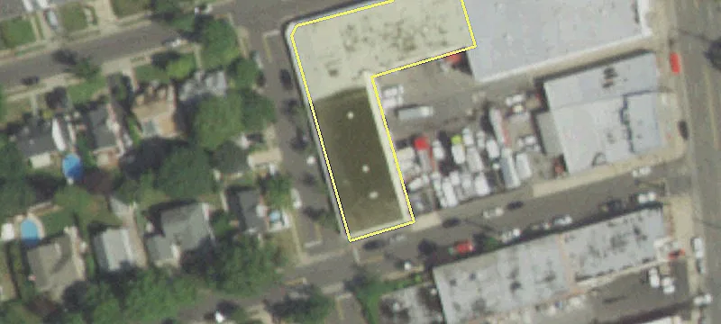 33 Denton Ave