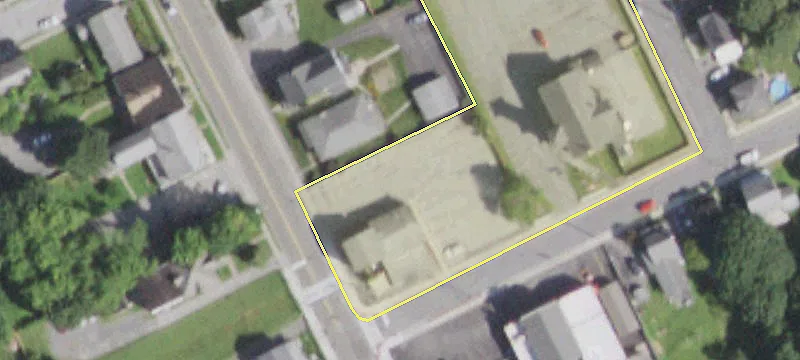 2712 Main St