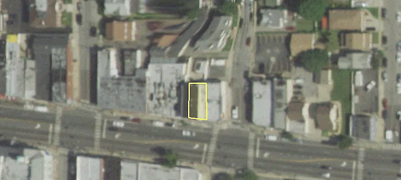 906 Hempstead Tpke