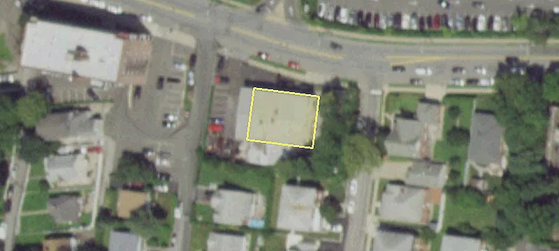 689 Mclean Ave