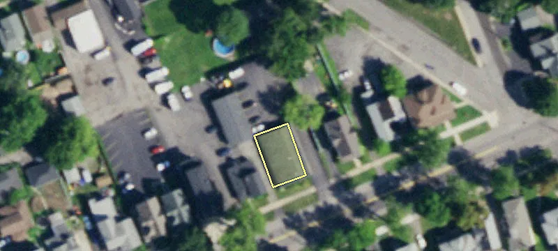 215 Ee Ave