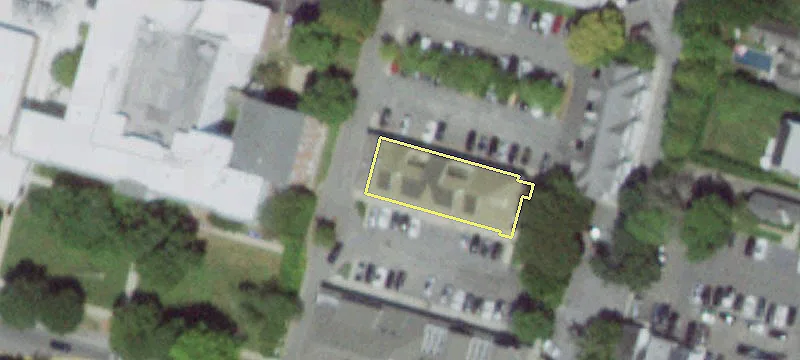 68 Newtown Ln