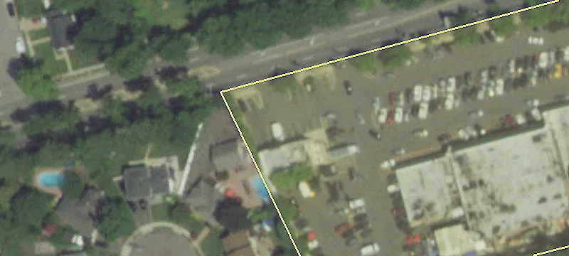 587 Old Country Rd