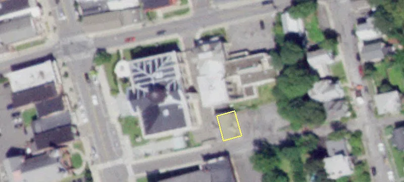 320 Main St