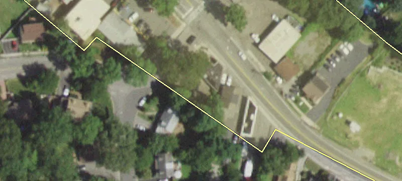 221 Laurel Rd