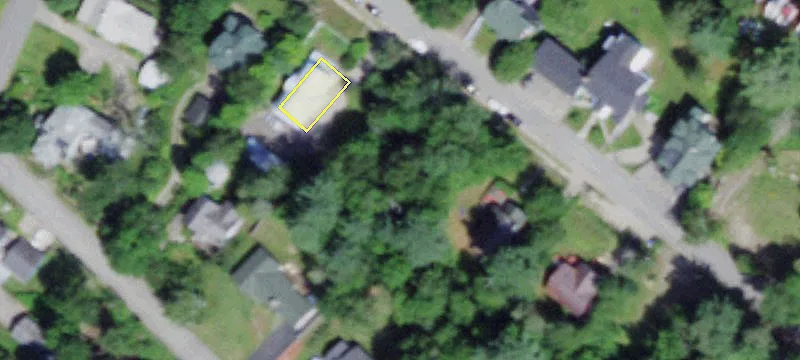 30 Riverside Dr