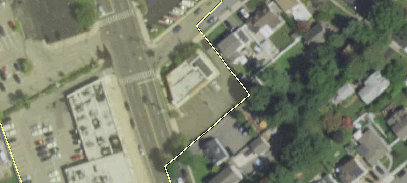 385 Merrick Ave