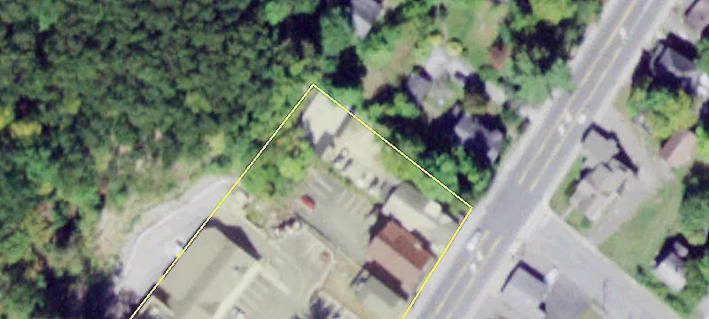 27 Main St