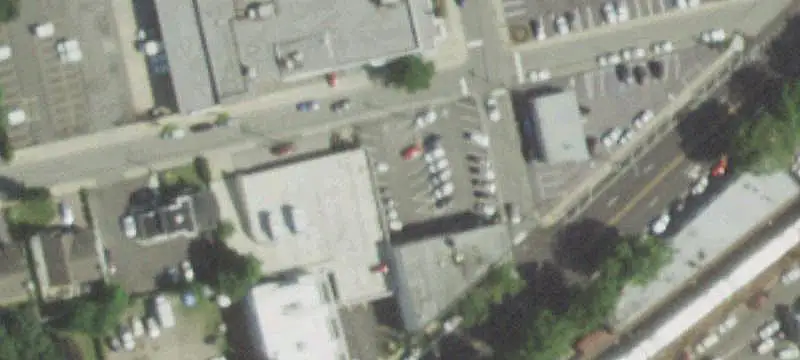 40 Underhill Blvd