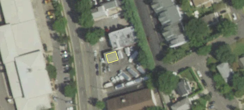 284 Denton Ave