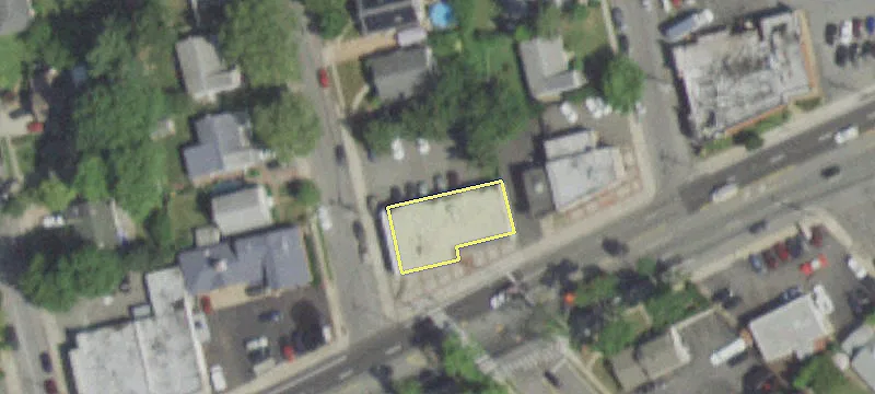 825 Old Country Rd