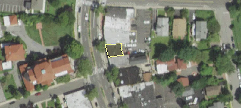 593-595 Middle Nck Rd