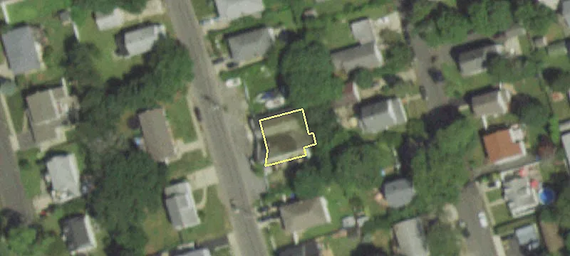 134 8th St