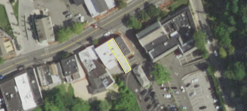 1392 Old Northern Blvd