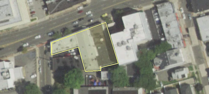 272 Merrick Rd