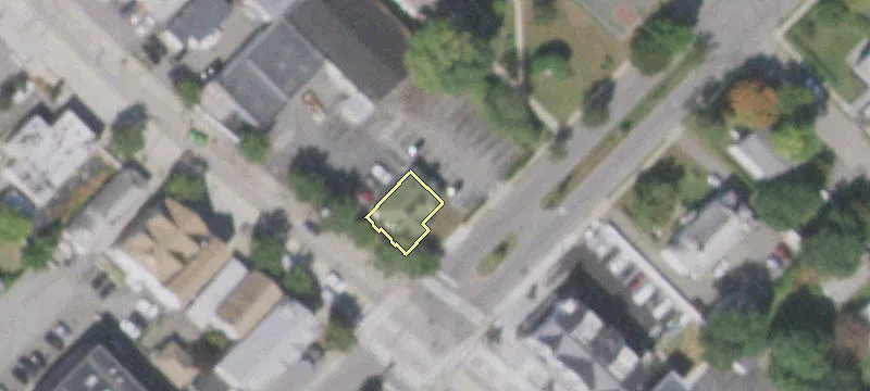 369 Riverside Ave