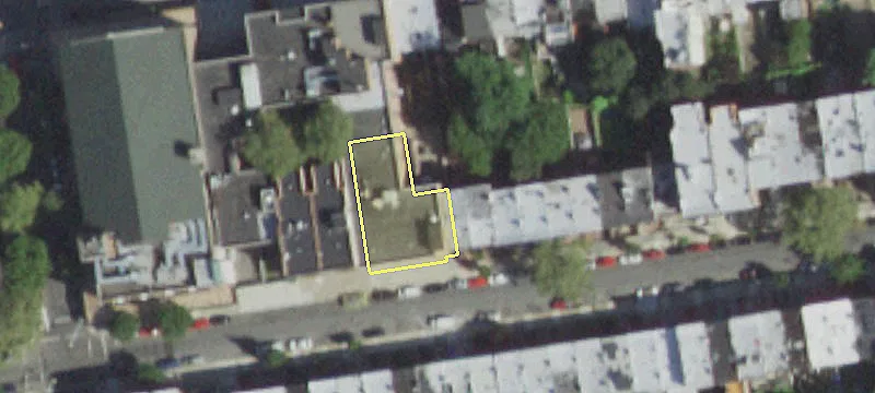383 Putnam Ave