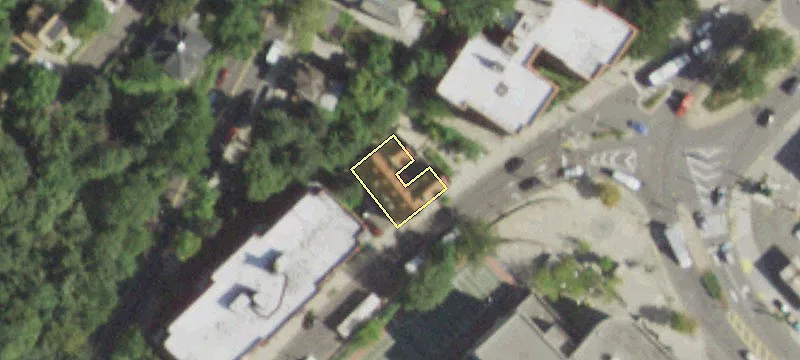 2775 Irwin Ave