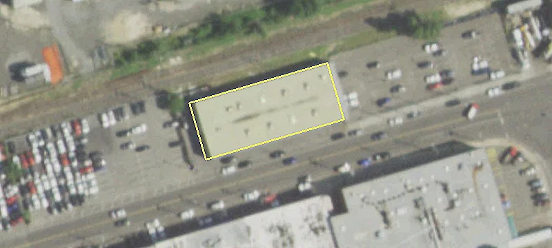 585 Commercial Ave