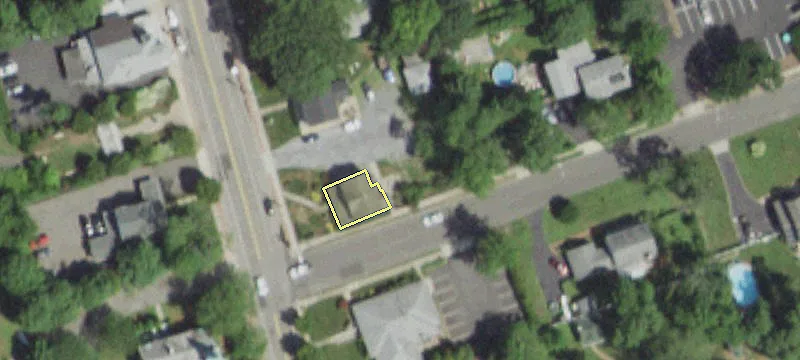 195 Blue Pt Ave