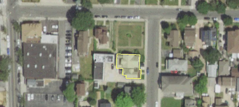 143 Lord Ave