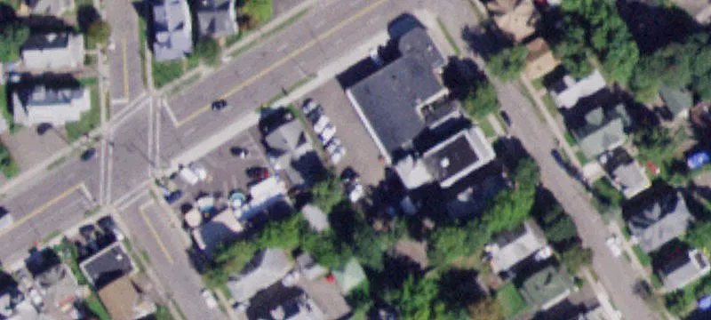 1806 Main St