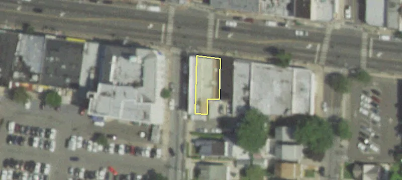 923 Hempstead Tpke