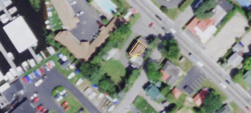 506 Lk Flower Ave