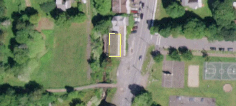 126 Railroad Ave