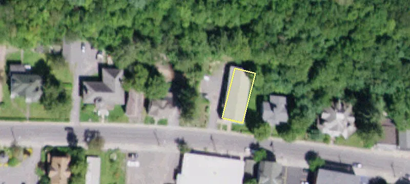 1043 Main St