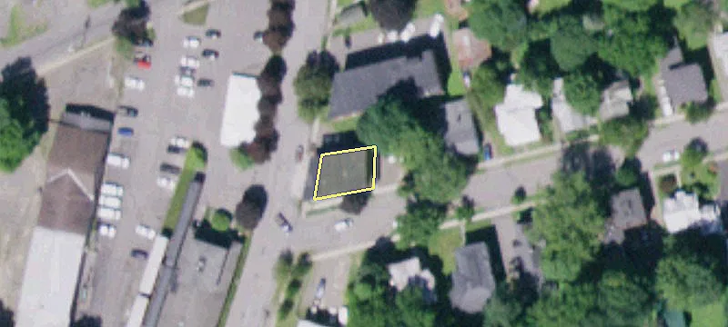9 Railroad Ave