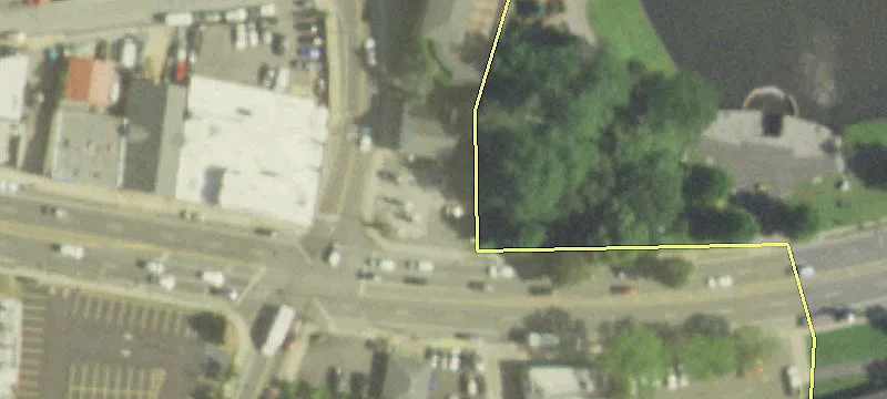 17 Merrick Rd