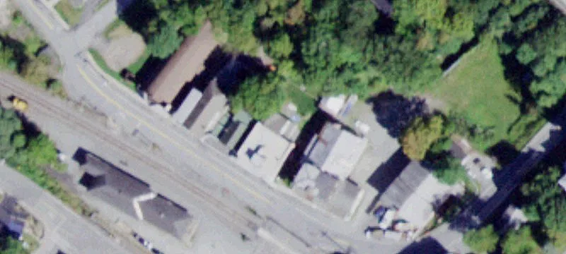 24 Uppr Main St