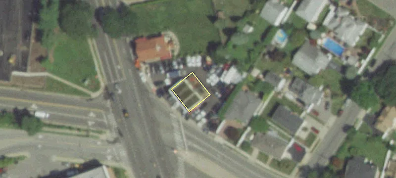 900 Stewart Ave